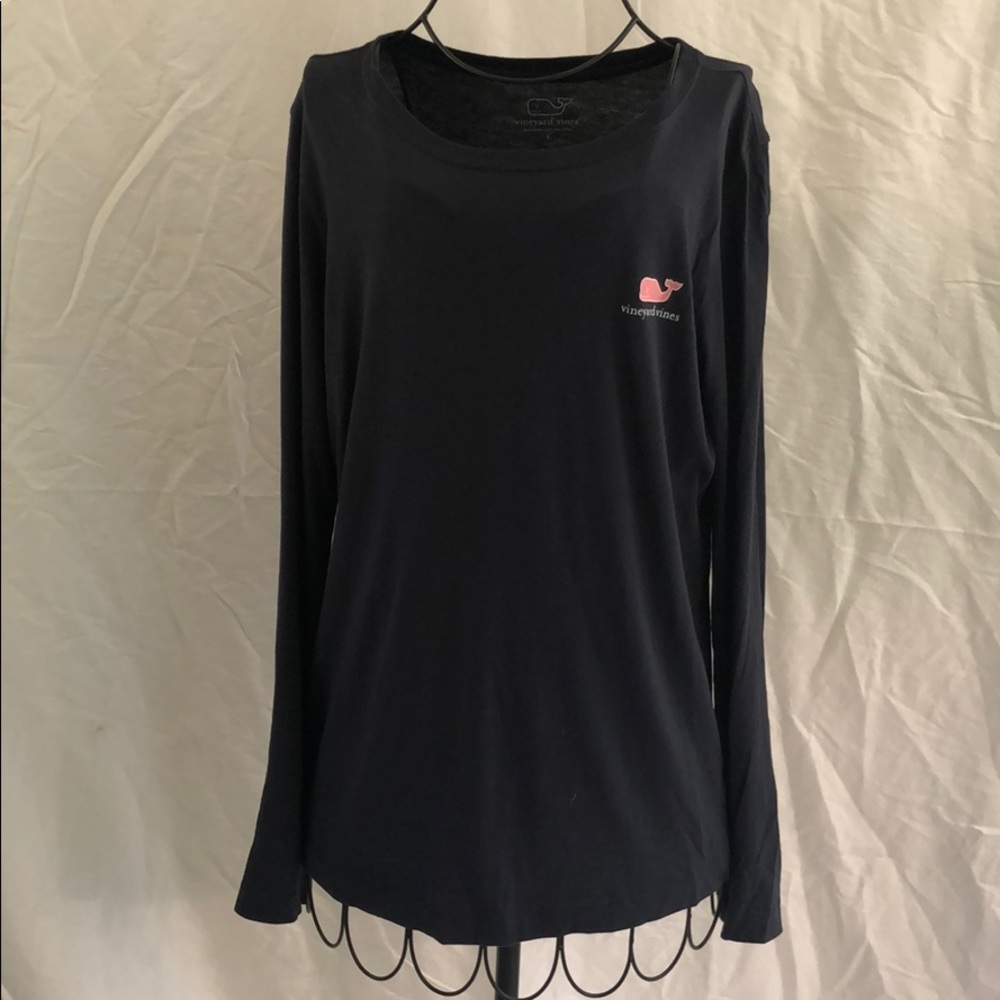 Woman’s navy long sleeve vineyard vines shirt